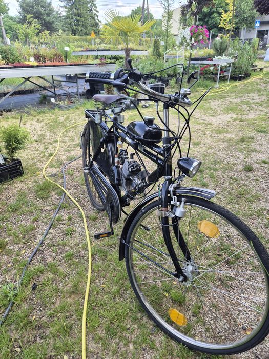 Rower retro z silnikiem spalinowym