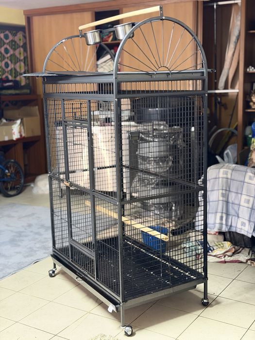 Gaiola grande para papagaios/aves de Médio  e grande porte - com Rodas