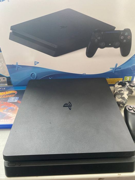 Playstation 4 в гарному стані