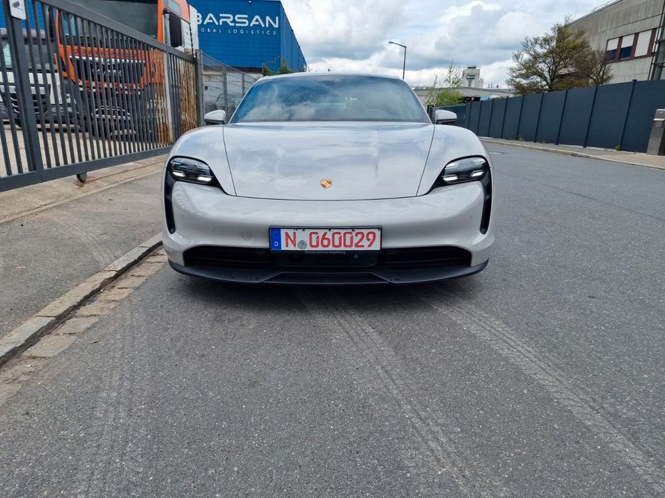 Бампер Porsche Taycan 2019- разборка тайкан запчастини
