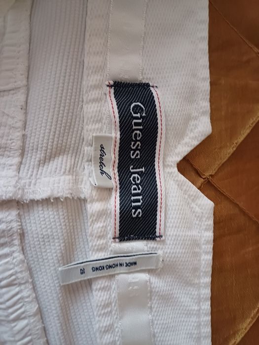 Spodenki  za kolano guess