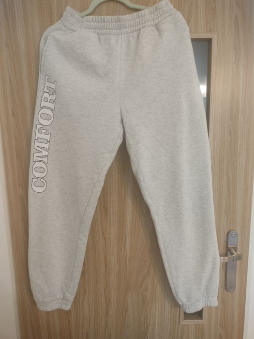 Szare spodnie dresowe