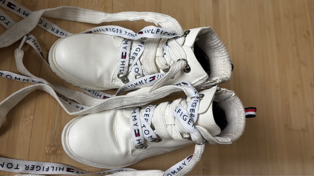 Tommy hilfiger białe botki modna dziewczynka 31,5 jesień okazja