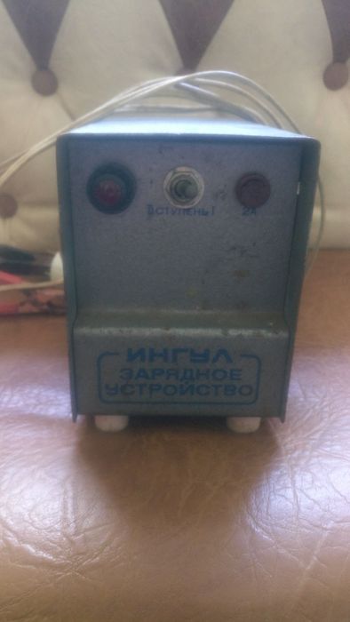 Продам зарядний пристрій Інгул на 12В