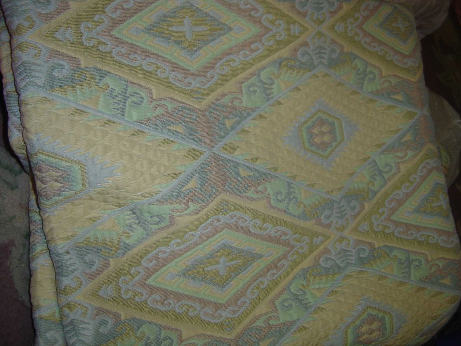 Большое Красивое. Новое -  Покрывало- одеяло. Красивого цвета.  ДЕШЕВО