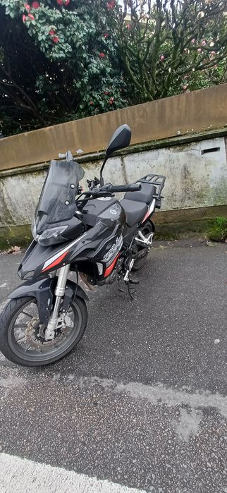 Benelli TRK 251 / 2025 / 4000KM -  3000€