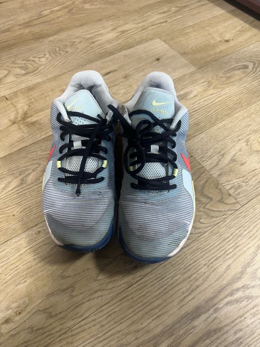 Оригінальні баскетбольні кросівки Nike Air Max Impact 4