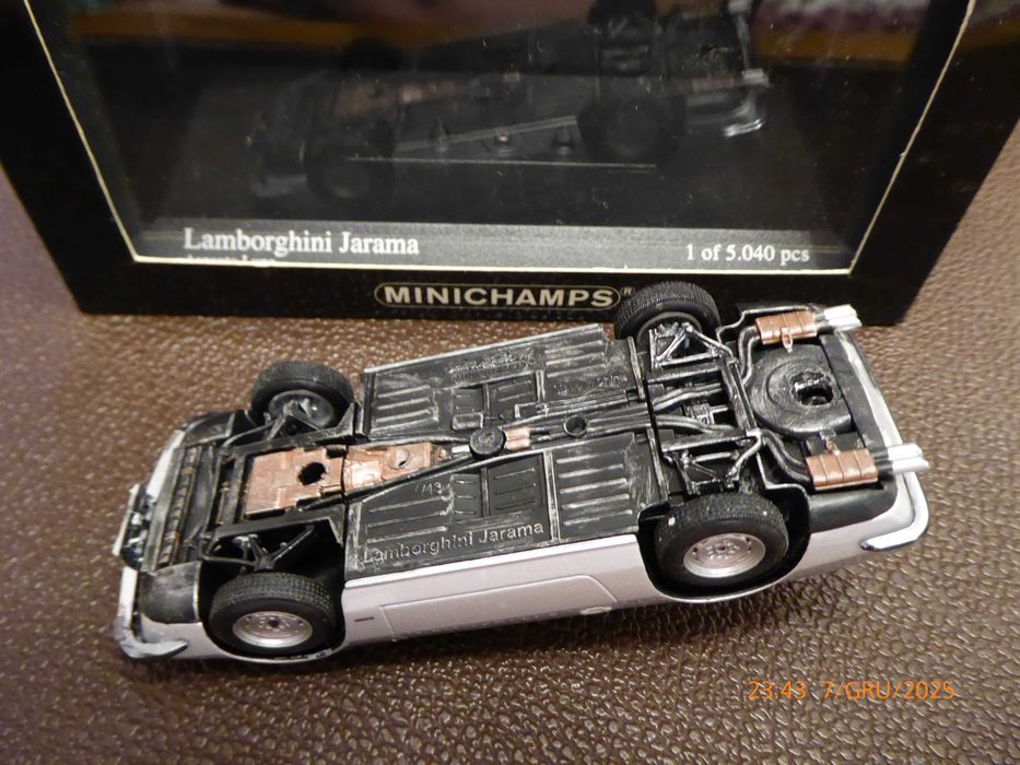 Lamborghini Jarama, 1:43 Minichamps