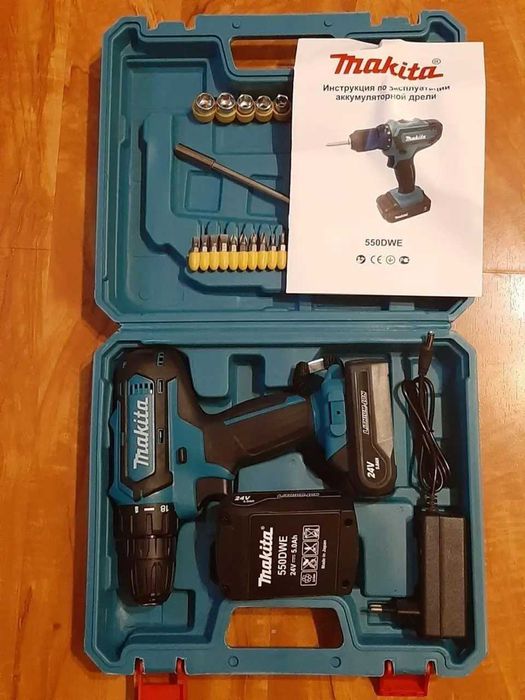 Makita 550DWE NZ-93 — ШУРУПОВЕРТ з набором свердел і біт
