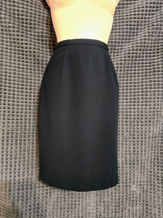 Czarna spódnica z podszewką