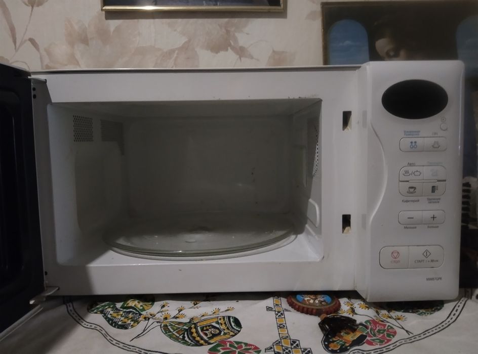 Продаеться микроволновка