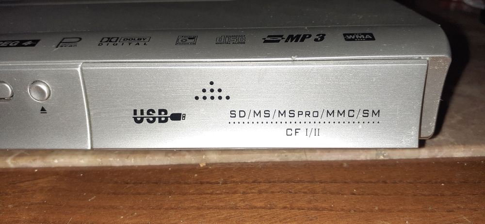 Leitor de DVD e cartões de memória