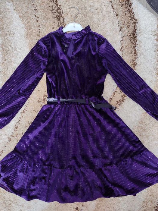 Сукня на дівчинку продам