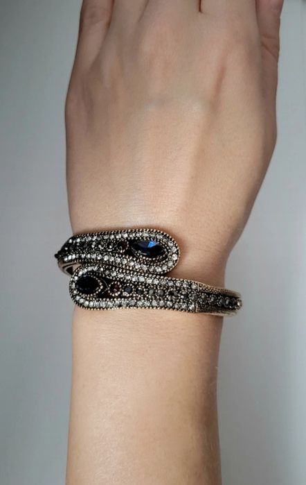 Elegancka etniczna słowiańska bransoleta w kolorze starego złota