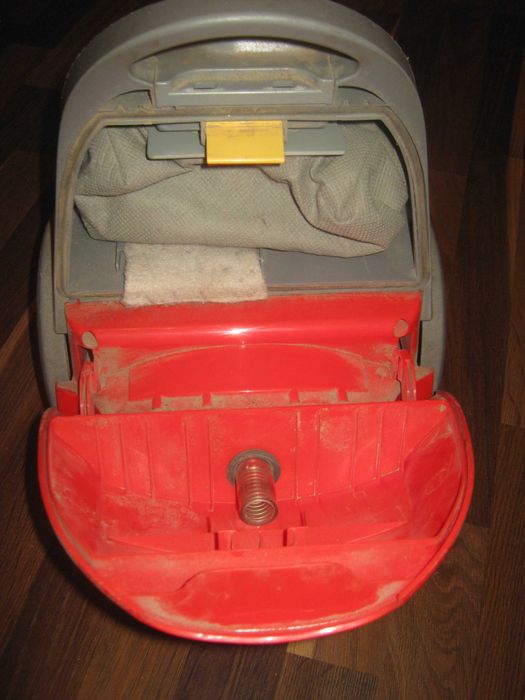 Пылесос LG,не включается.