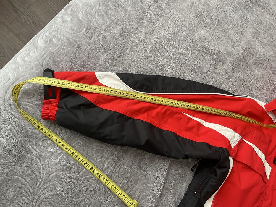 Курточка лыжная