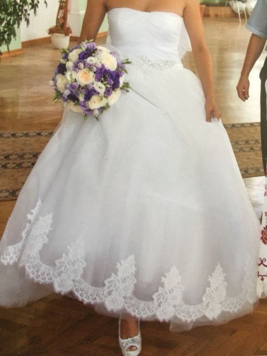 Весільна сукня