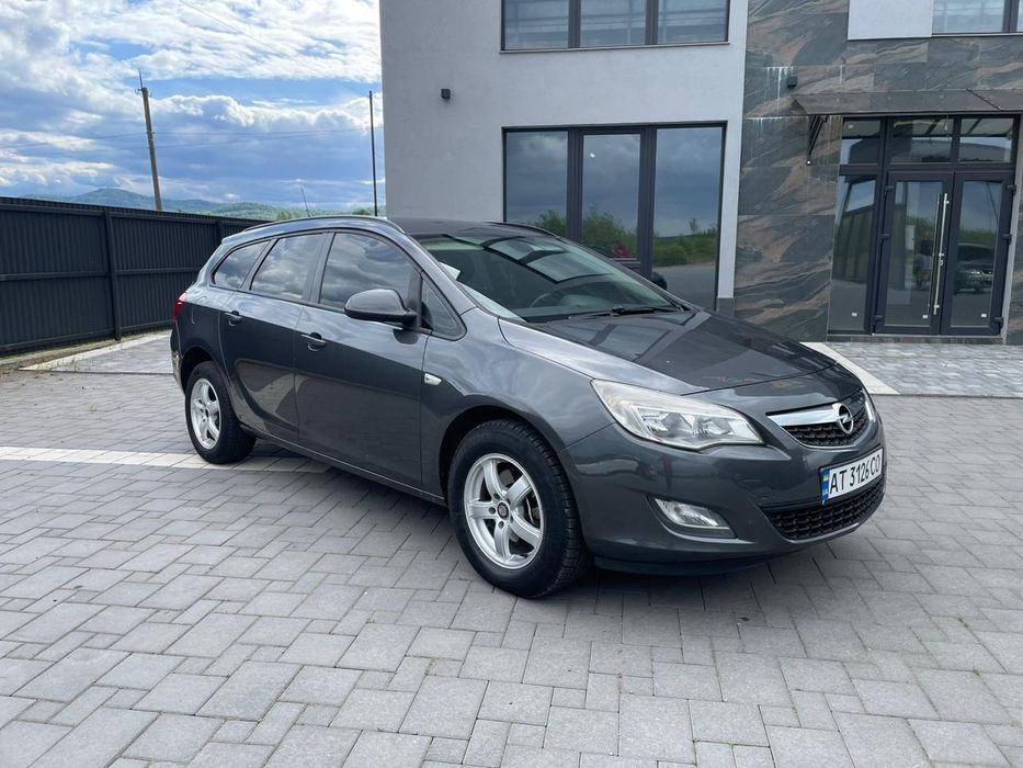 Опель Астра 1,7 crdi 2011р.