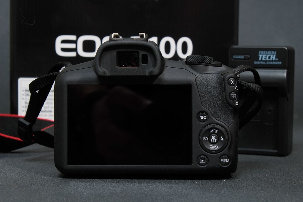 Canon R100 + kit 18-45mm IS STM