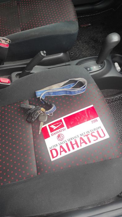 Toyota boon. Daihatsy sirion