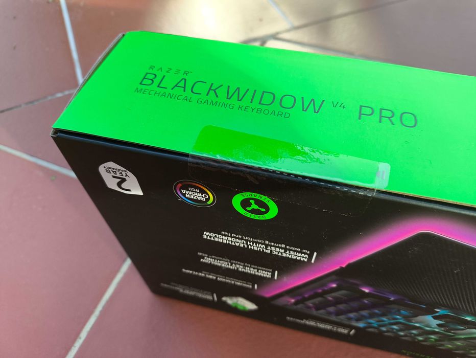 Klawiatura gamingowa Razer BlackWidow V4 Pro Green Switch - Nowa
