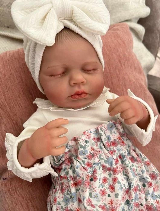 Nowa śliczna lalka Typ Reborn śpiący bobas z akcesoriami prezent