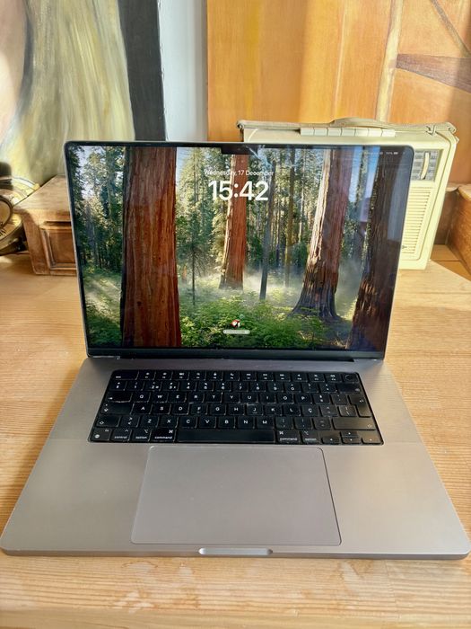 MacBook Pro 16” - 32 GB RAM / 512 GB SSD / 2021