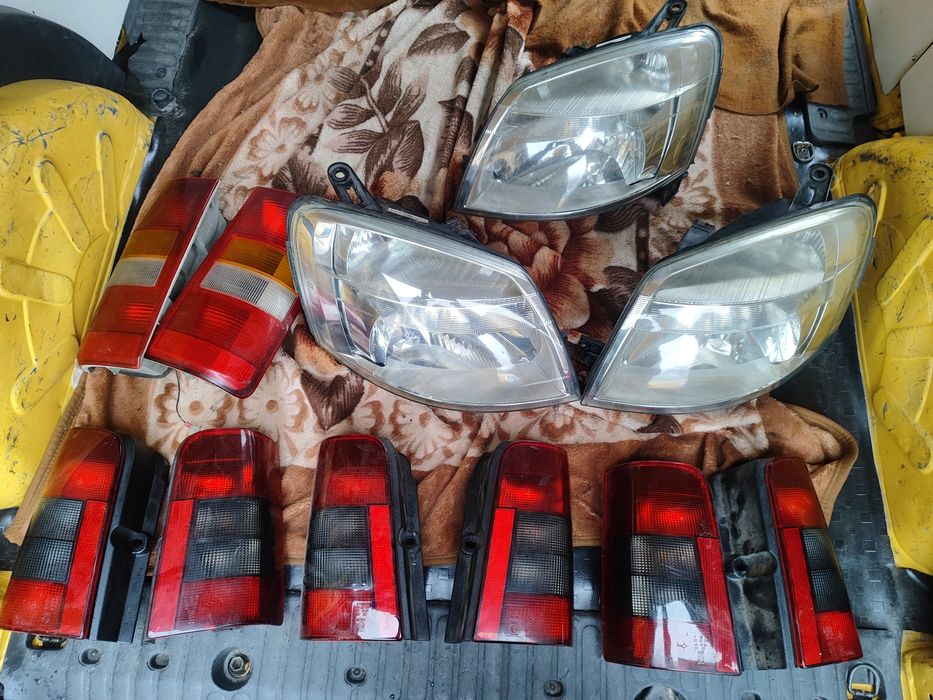 Фари та фонарі Пежо партнер ,Сітроен берлінго