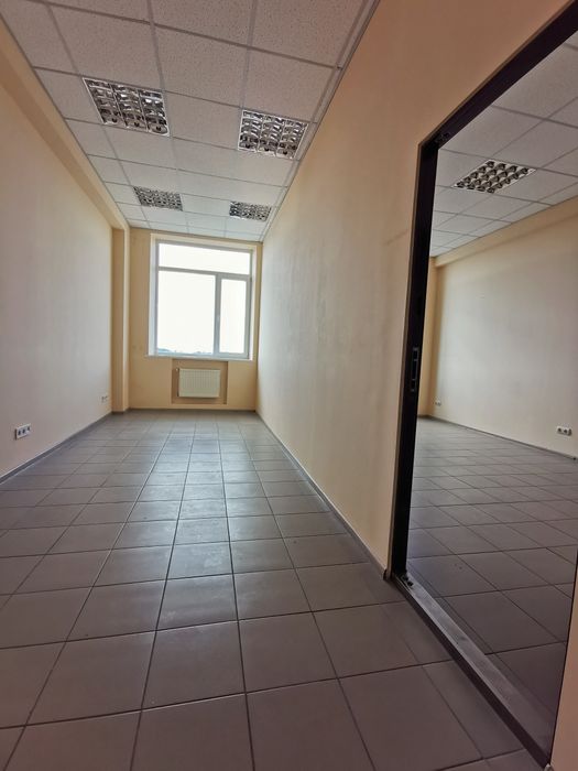 Офіс в оренду 18, 36-100 м2 в Вишгороді
