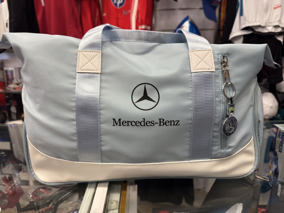Mala desportiva lindissima Mercedes Benz