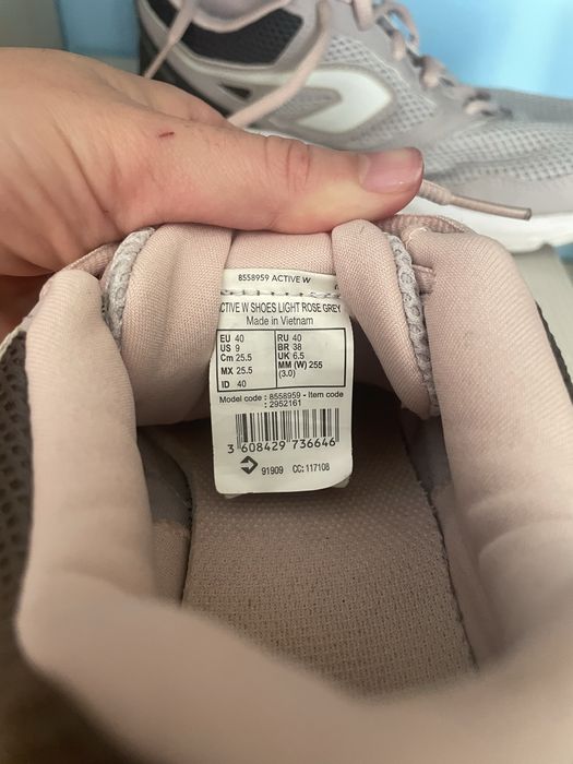 Кросівки salomon 40