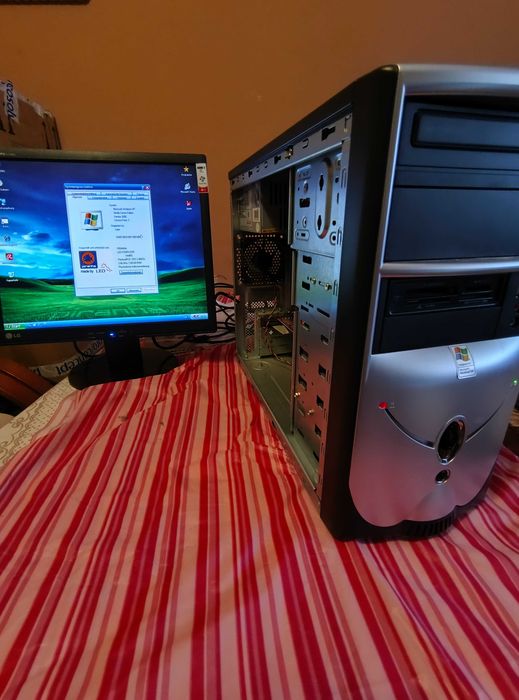 Komputer stacjonarny Intel Pentium D 805