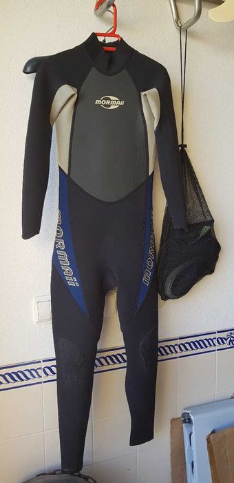 Fato e botas de mergulho para criança