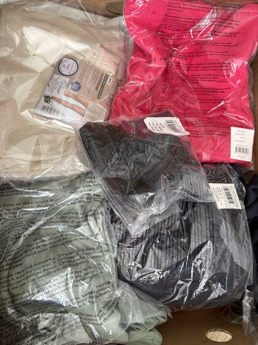 Karton mic odziez 21 szt