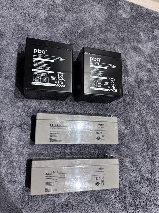 Akumlatory 4 sztuki, uszkodzone.