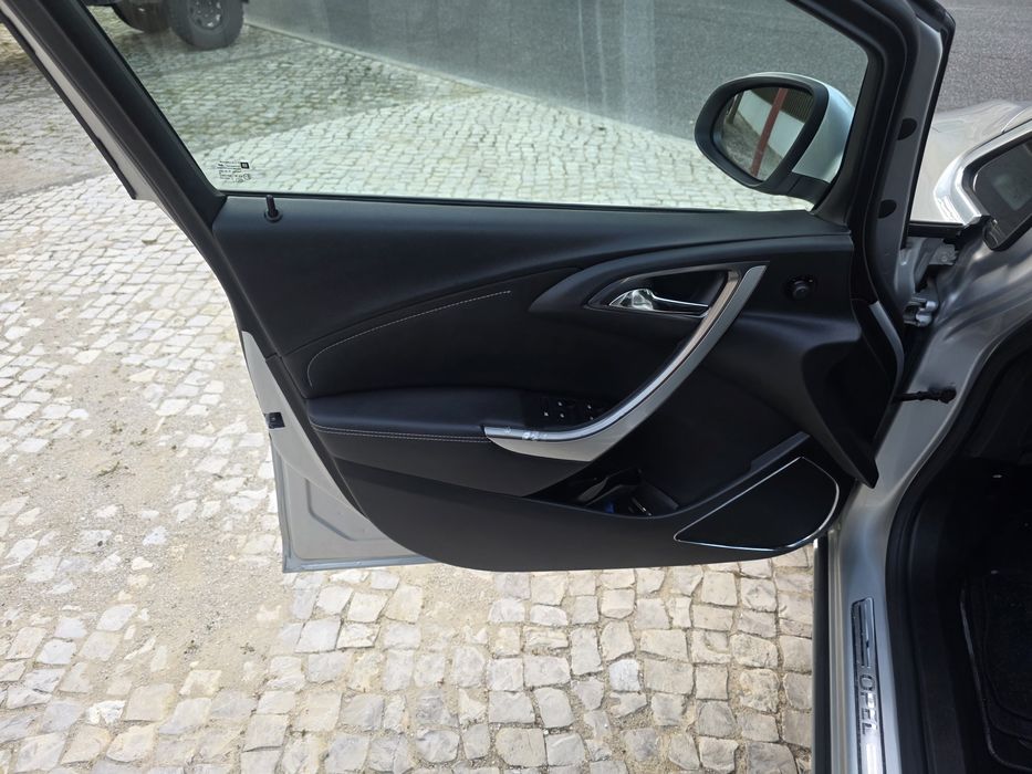 Opel Astra SportsTourer 1.3 Cdti 95cv ( Apenas 46 mil kms )