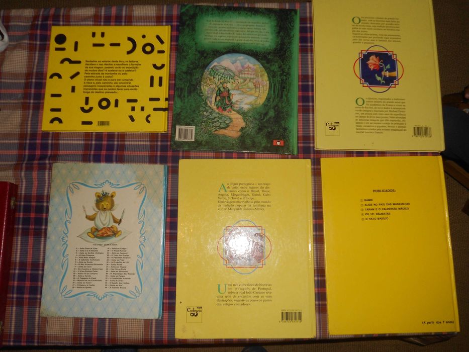Diversos livros infantis crianças