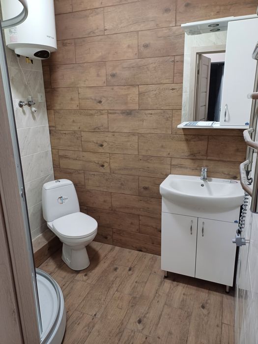 Продам 1 кімнатну квартиру з ремонтом.  Воскресенка.  Райдужний. Київ.