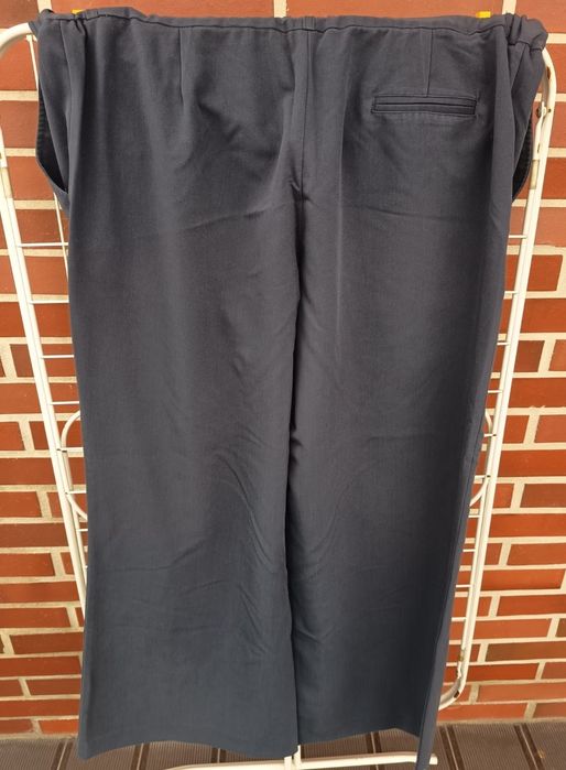 Calças de mulher pantalonas, de corte direito