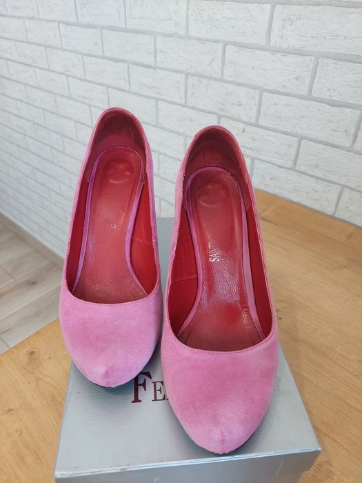 Szpilki różowe zamszowe skórzane