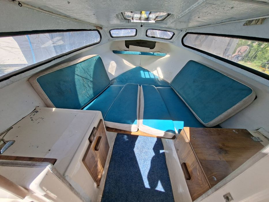 Łódka łódź kabinowa shetland 570 silnik zaburtowy johnson 110 KM