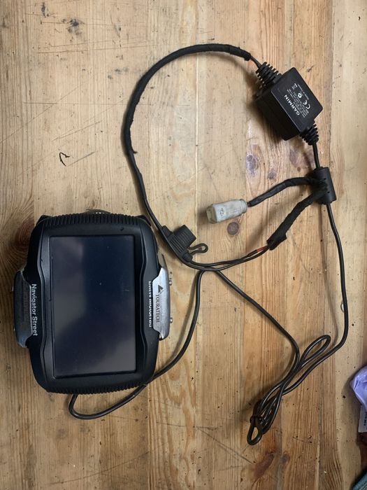 Vendo GPS BMW Motorrad com tranca Tourateh c/ chave