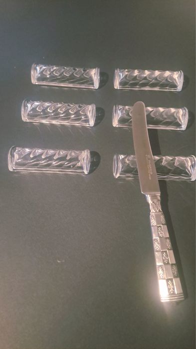 Продам набор ложек и вилок, салфетница и кондитерские лопатки