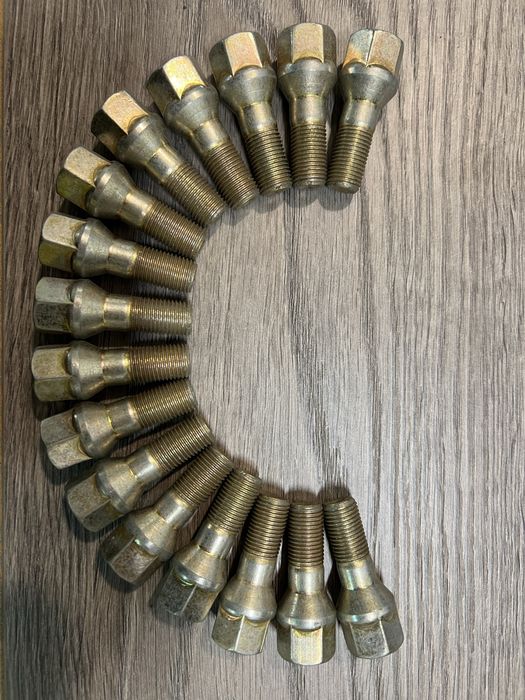 Болти колісні , ВАЗ