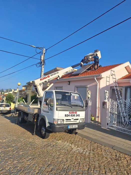 Aluguer de Barquinha - Viatura com plataforma elevatória 12 metros de
