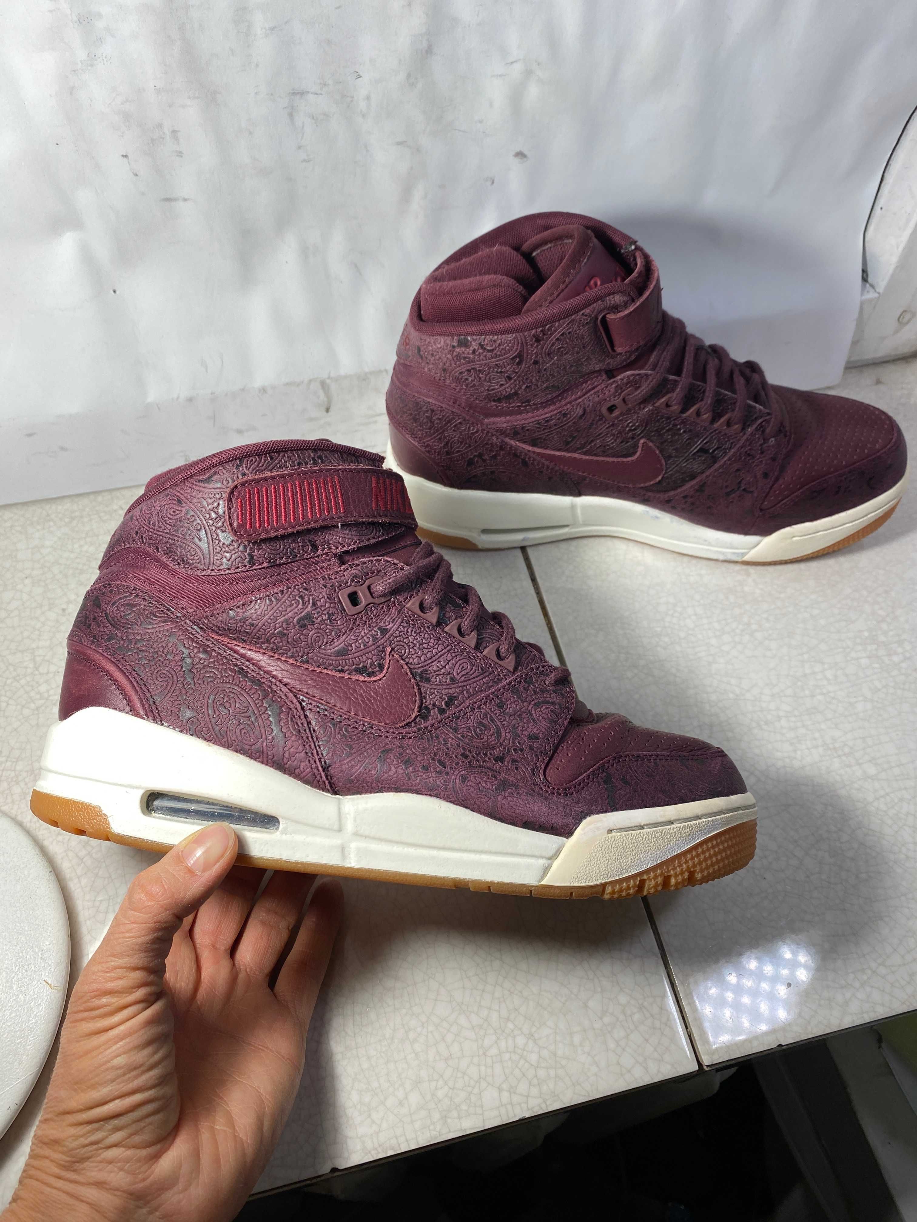 Nike air revolution premium essential 2025