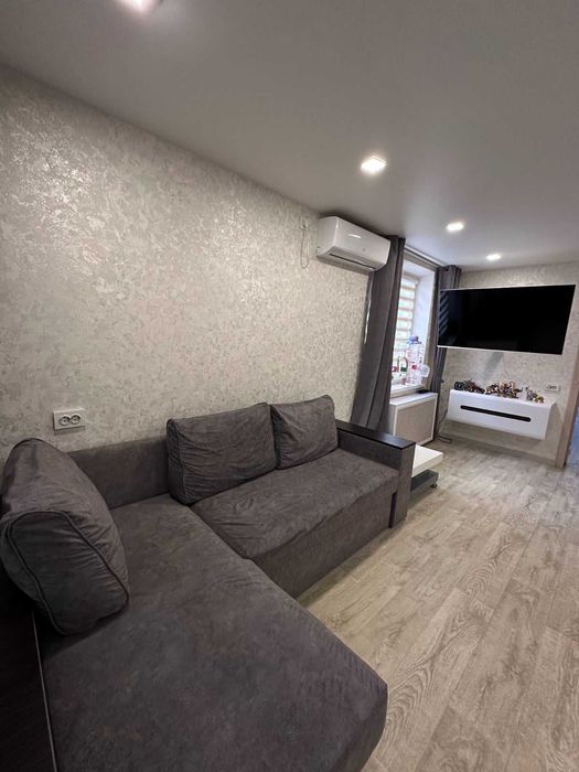 3 кімнатна квартира в Центрі з дизайнерським ремонтом[]