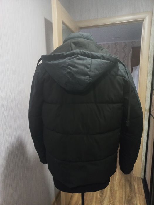 Куртка. Зимова. Нова.