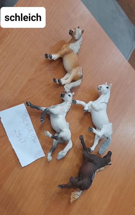Figurki koni firmy schleich