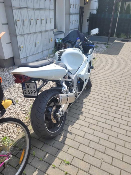 Motor Suzuki GSX-R 750 , biały
